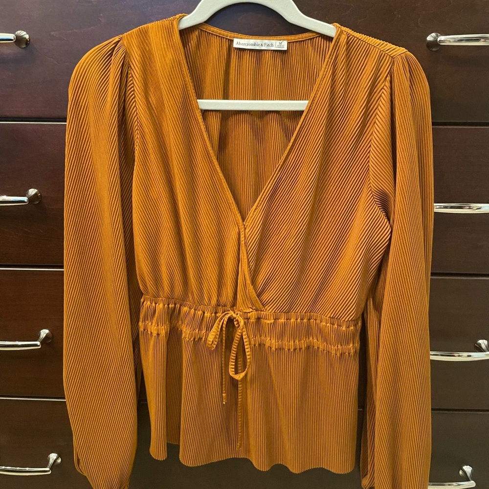 abercrombie rust color long sleeve top M